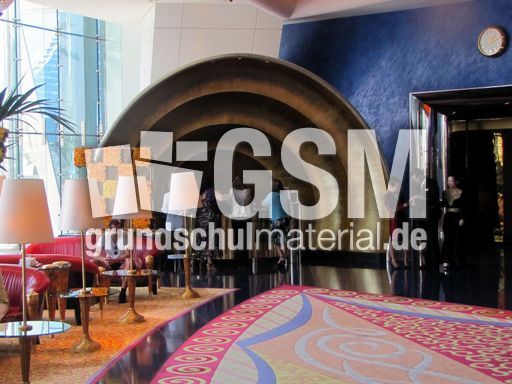 390 Eingangshalle.JPG